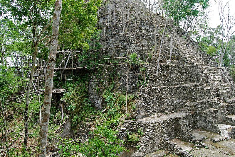 ancient Mayan ruins 